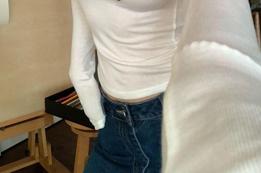 Plunge Short Plain Deep Sleeve Tee Studded