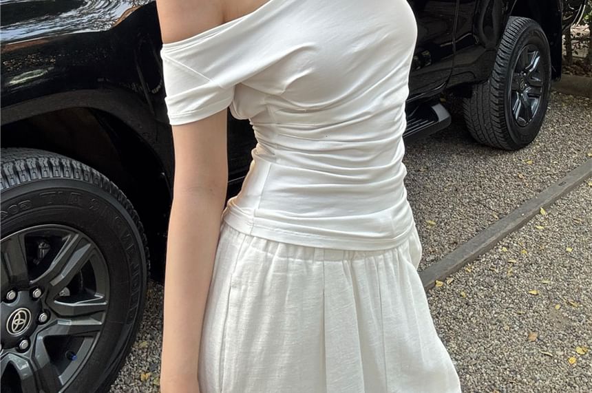 Top Off Cutout Plain Shoulder