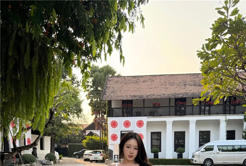 Top Off Cutout Plain Shoulder