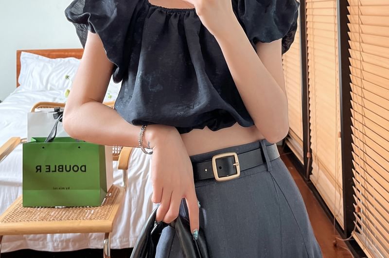 Puff-Sleeve Plain Crop Shoulder Blouse Off