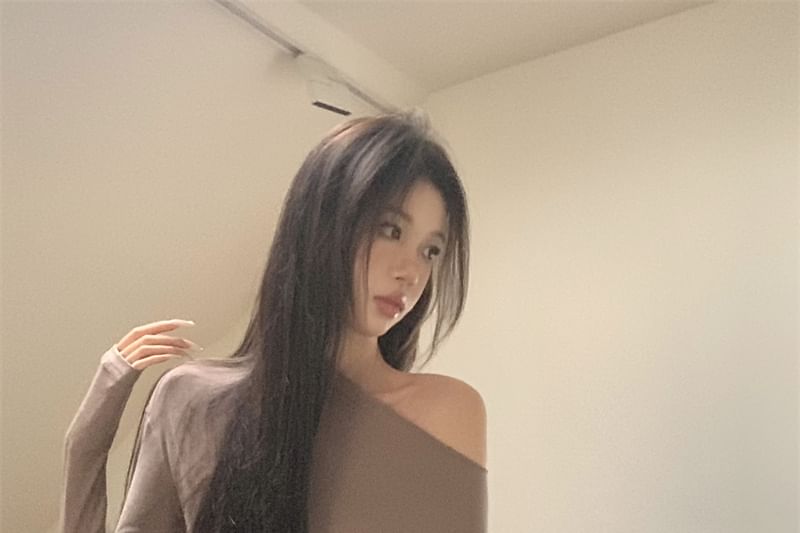 Long-Sleeve Shoulder Top Plain Off Crop