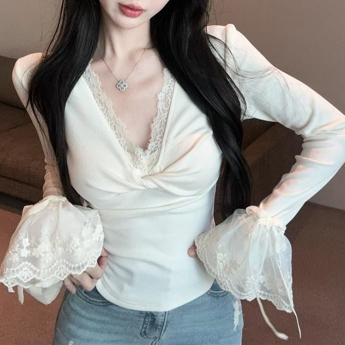 Slim V-Neck Long-Sleeved Lace Tee - LaceLux