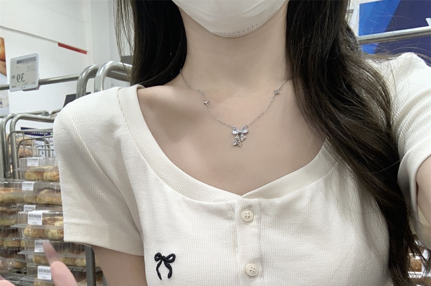 Bow Embroidered Short-Sleeve Slim Fit Scoop Crop Neck T-Shirt