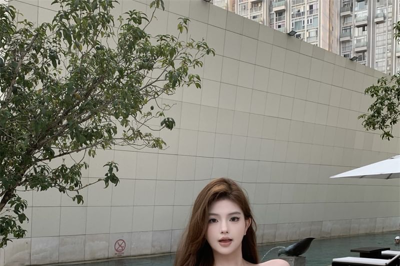 Tube Plain Flower Front-Slit Top Detail