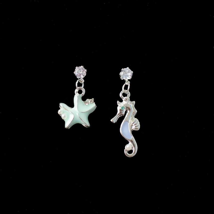 Rhinestone Star Asymmetrical / Clip-On Earring Drop