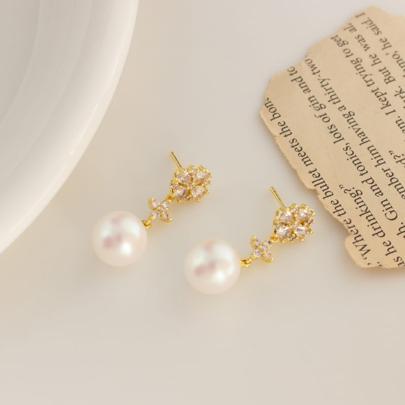 Clip-On Earring Flower Rhinestone / Pearl Faux Drop