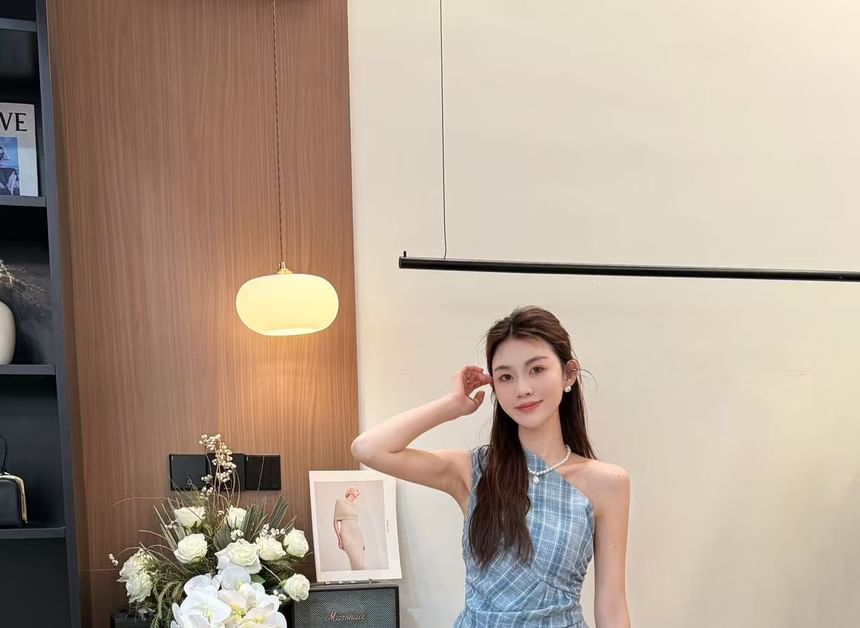 Top Sleeveless Asymmetrical Plaid