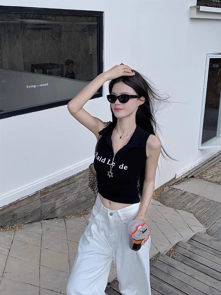 Lettering Tank Top Crop V-Neck