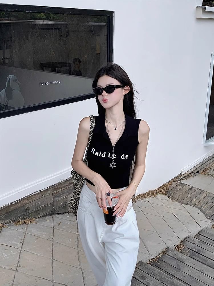 Lettering Tank Top Crop V-Neck