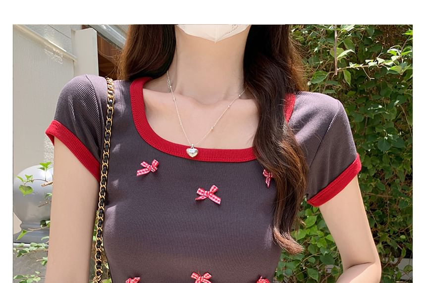 Bow Short-Sleeve Accent Crop Scoop Contrast Trim T-Shirt Neck
