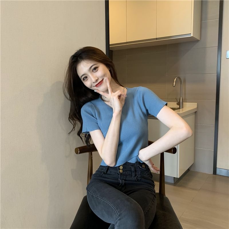 Asymmetrical Short-Sleeve Crop V-Neck Plain Ribbed Tee