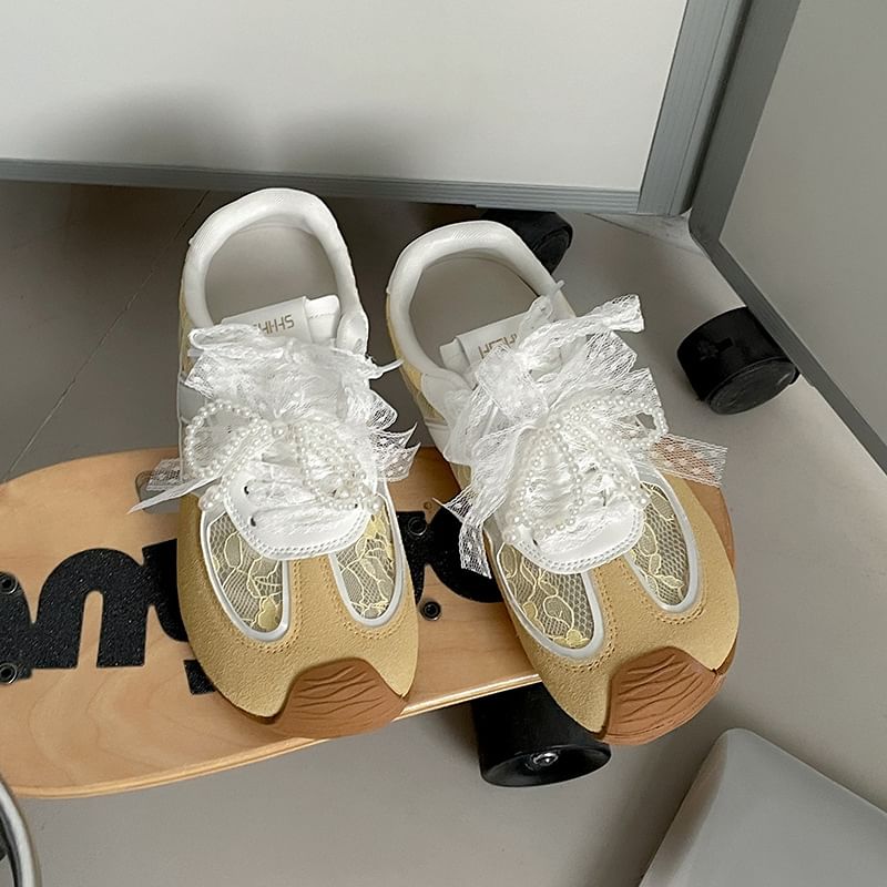 Hidden Panel Faux Leather Lace-Up Sneakers Wedge Lace