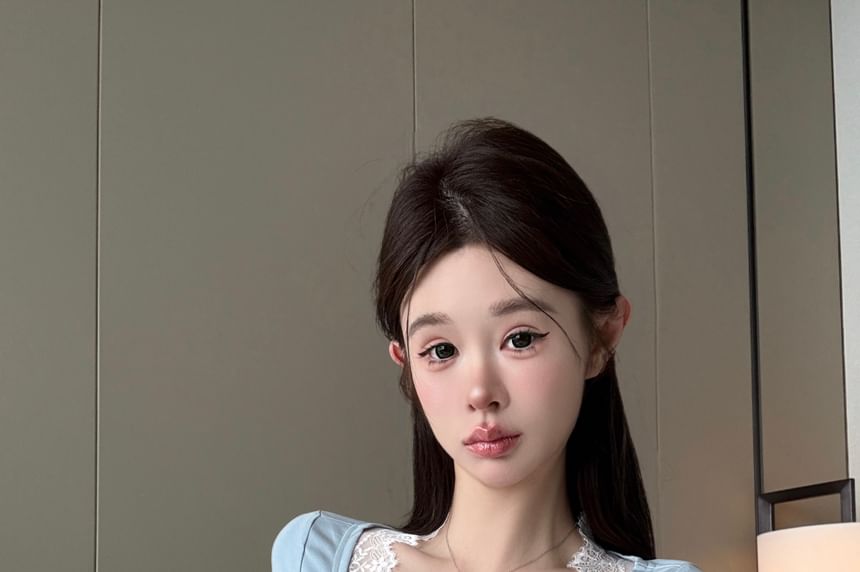 Panel Sleeve Bow Short Top V-Neck Lace