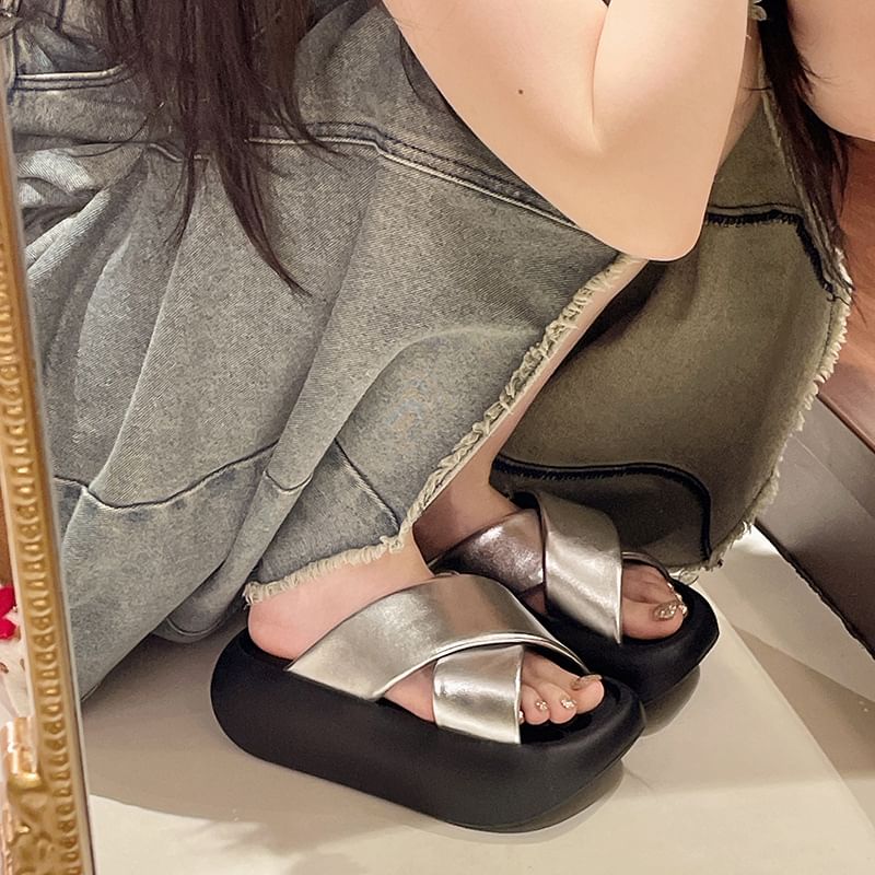 Criss Sandals Cross Platform Slide