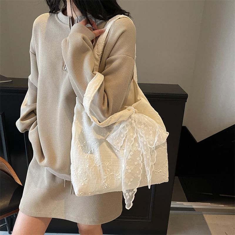 Bag Tote Floral Embroidered