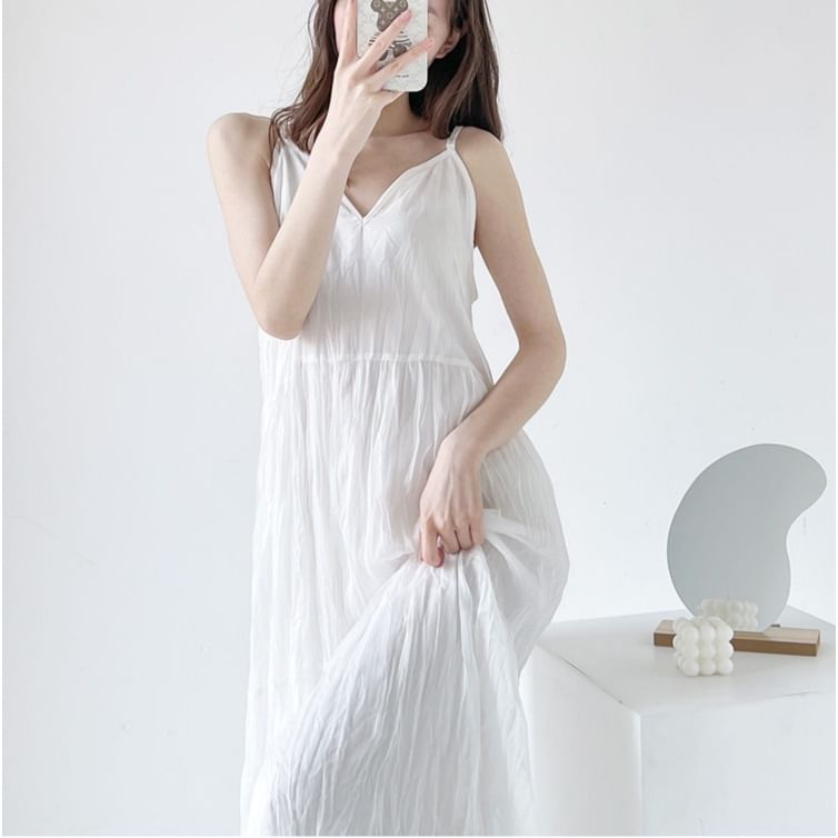 Crinkle Panel Spaghetti Strap V-Neck Maxi A-Line Dress