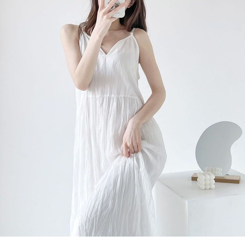 Crinkle Panel Spaghetti Strap V-Neck Maxi A-Line Dress