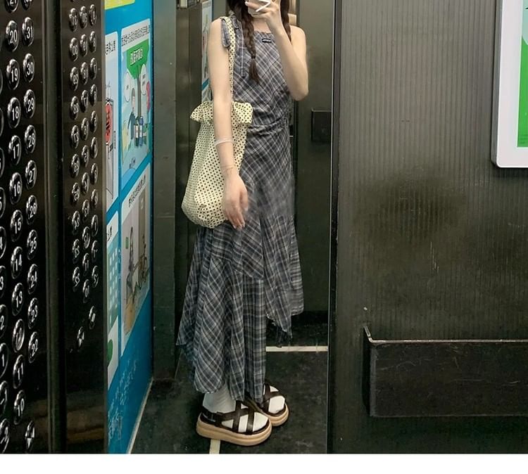 Asymmetric Plaid A-Line Maxi Dress with Sleeveless Round Neck