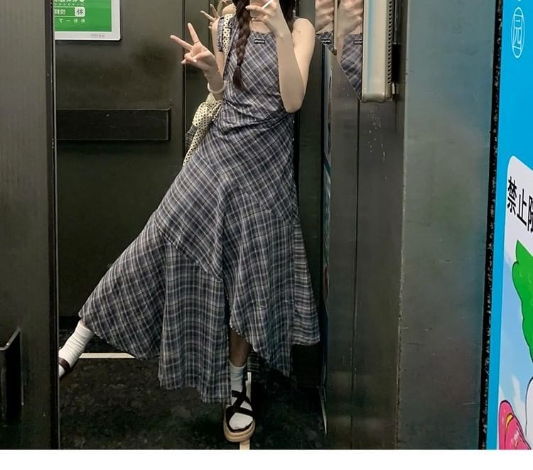 Asymmetric Plaid A-Line Maxi Dress with Sleeveless Round Neck