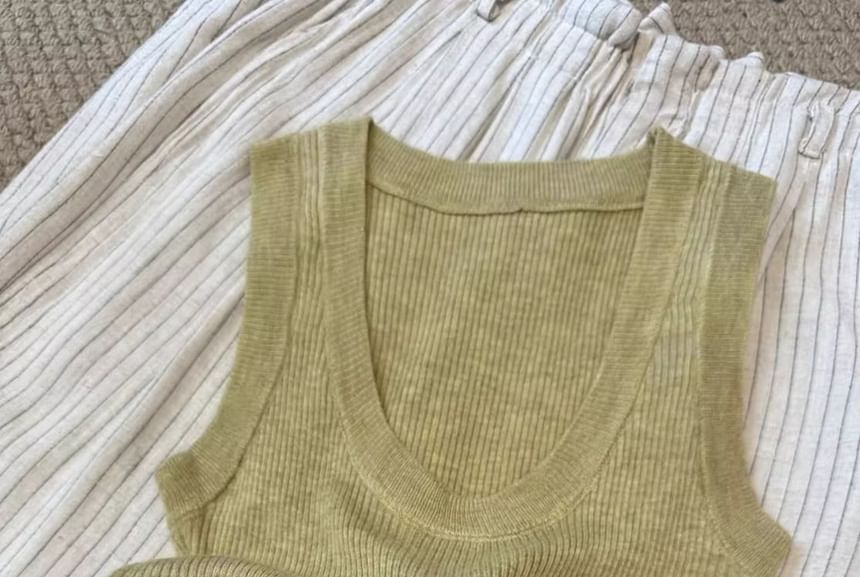 Plain Top Tank Neck Scoop Knit