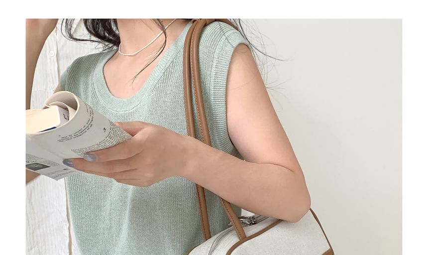 Canvas Contrast Bottom Shoulder Bag