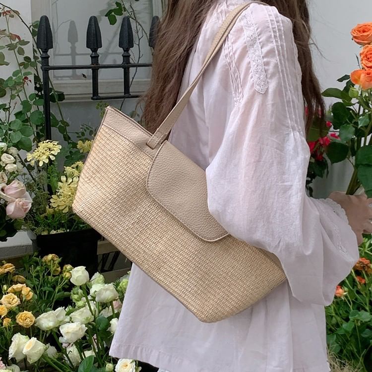 Straw Flap Shoulder Bag