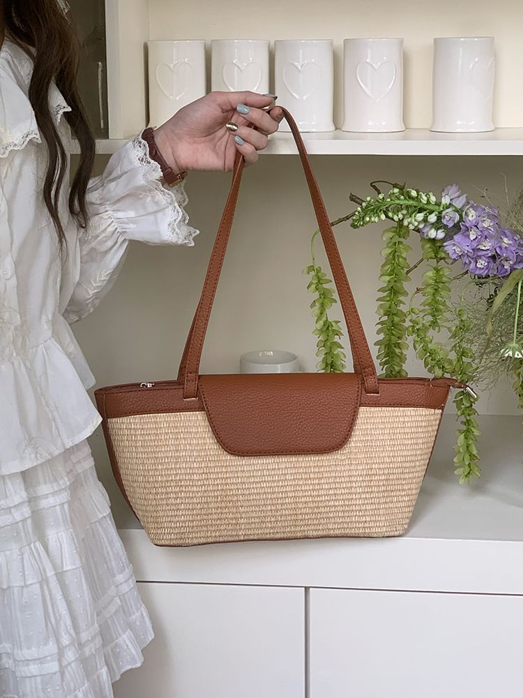 Straw Flap Shoulder Bag