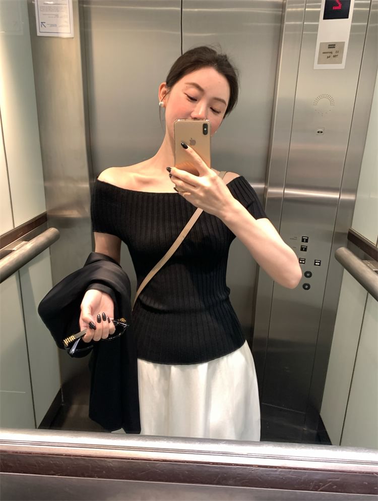 Ribbed Off Short-Sleeve Top Plain Shoulder Knit