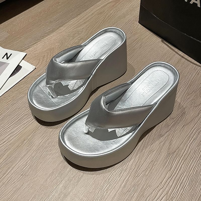 Wedge Flip-Flops Platform