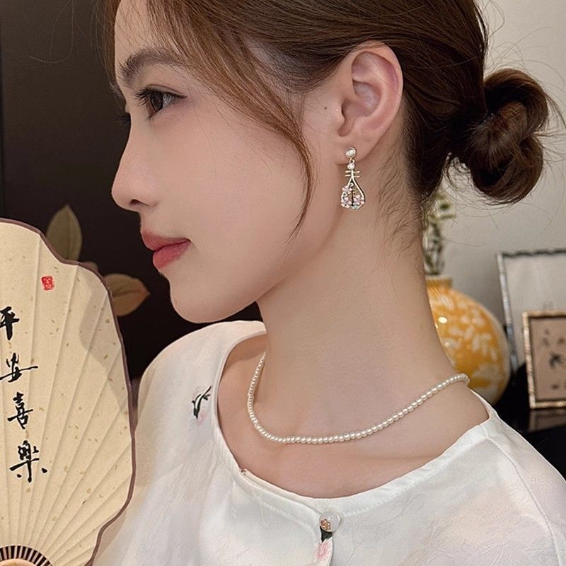 Enamel Pipa Earring Floral Drop