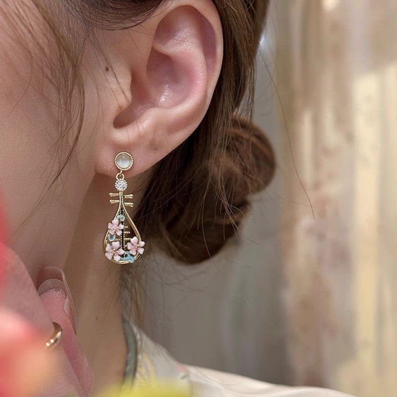 Enamel Pipa Earring Floral Drop