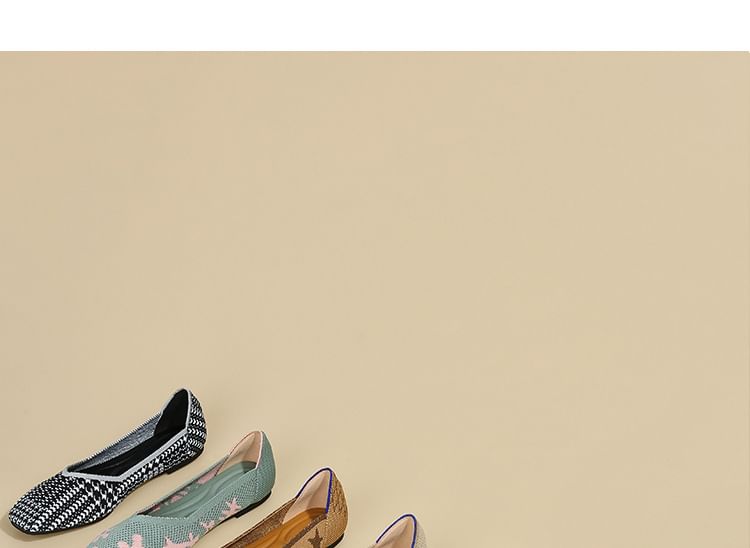 Toe Flats Square