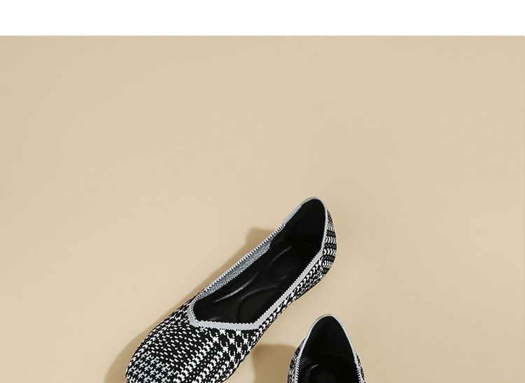 Toe Flats Square