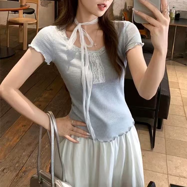 Short-Sleeve U-Neck Lace Trim Plain Top