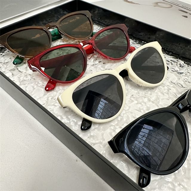 Sunglasses Plain Cat Eye