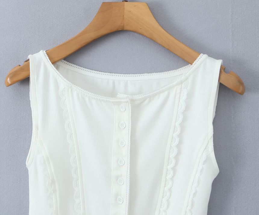 Crew Neck Lace Trim Button-Up Plain Crop Tank