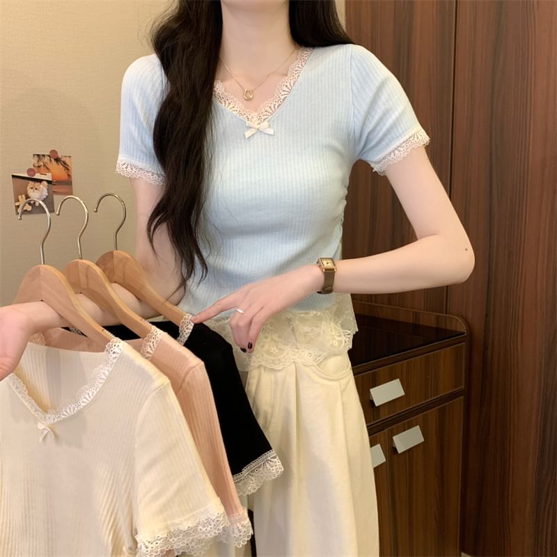 V-Neck Short Sleeve Lace Trim T-Shirt