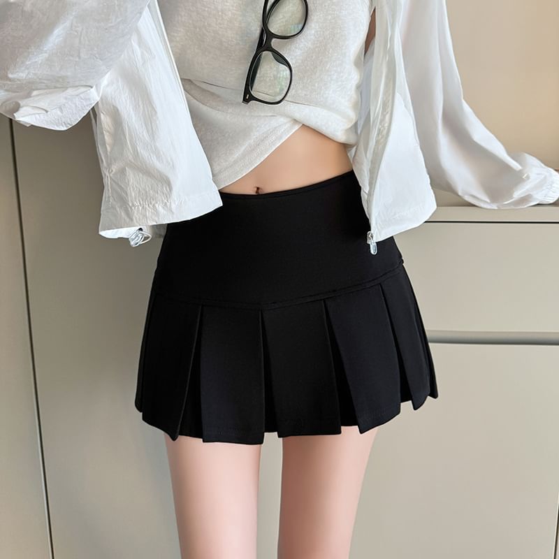 Mid-Rise Pleated Mini Flared Skirt