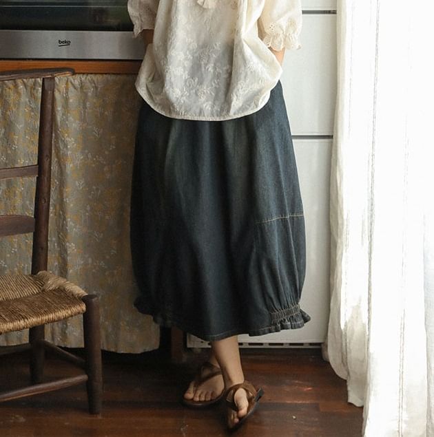 Elbow-Sleeve Round Neck Lace Trim Blouse & High Rise Denim Midi Skirt