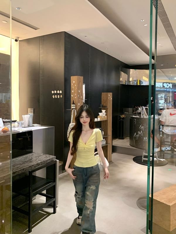 V-Neck Lace Panel Short Sleeve T-Shirt