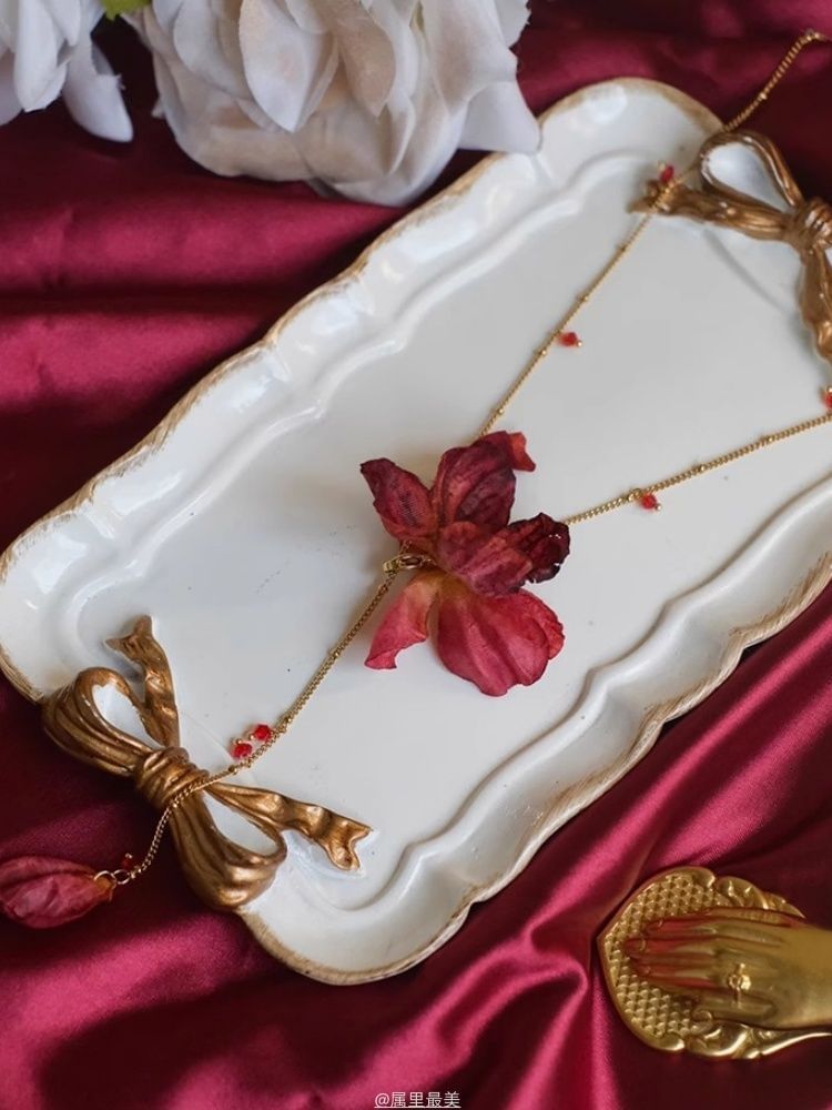 Petal Alloy Necklace Lariat