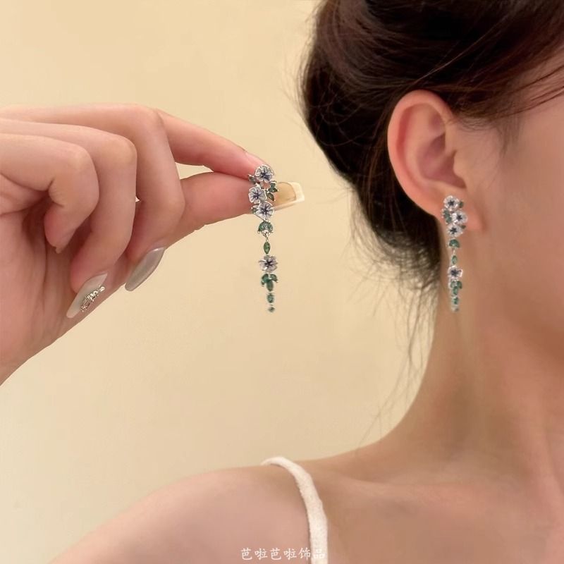 Dangle Earring Floral Alloy