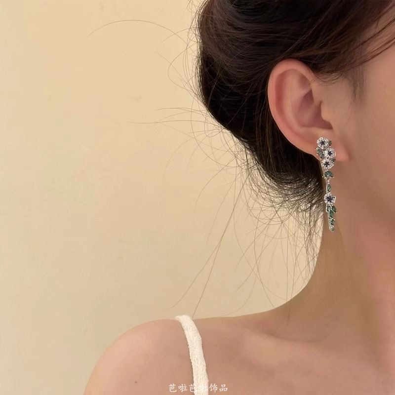 Dangle Earring Floral Alloy