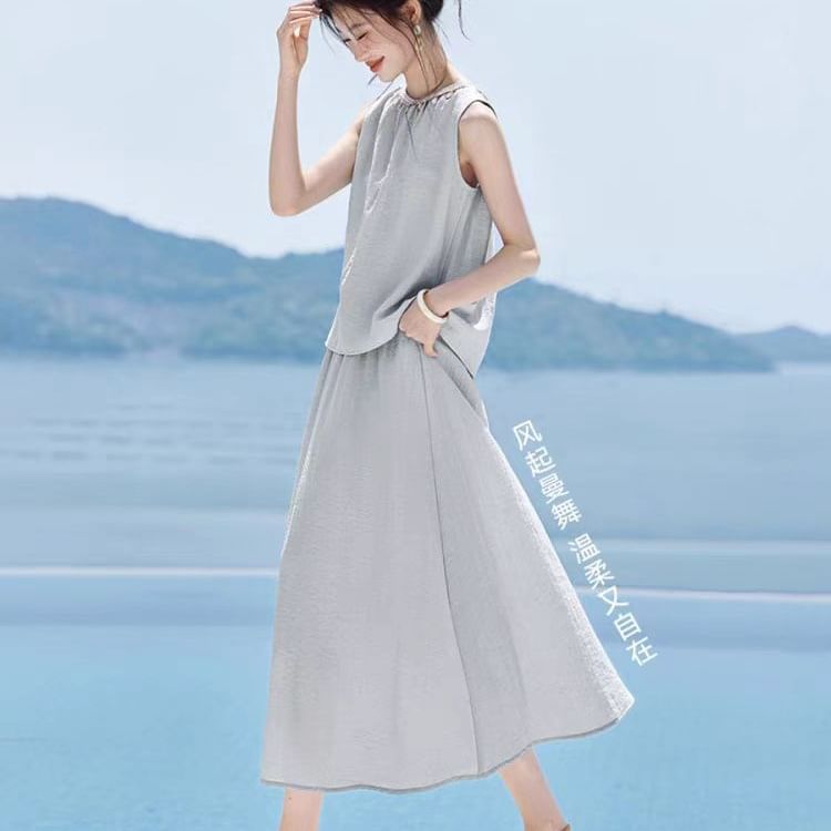 Set: Solid Tank Top with High-Waist Maxi Flared Skirt