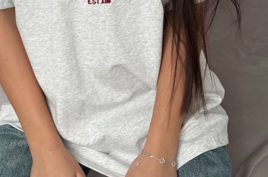 Elbow-Sleeve Neck Lettering Embroidered Tee Crew