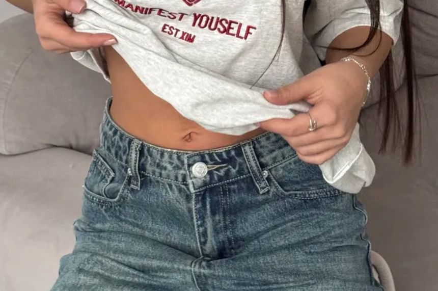 Elbow-Sleeve Neck Lettering Embroidered Tee Crew