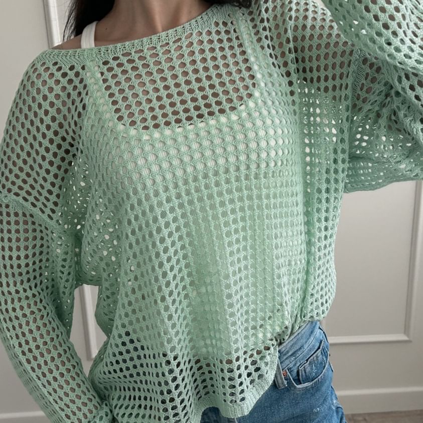 Knit Long-Sleeve Plain Neck Round Perforated Top