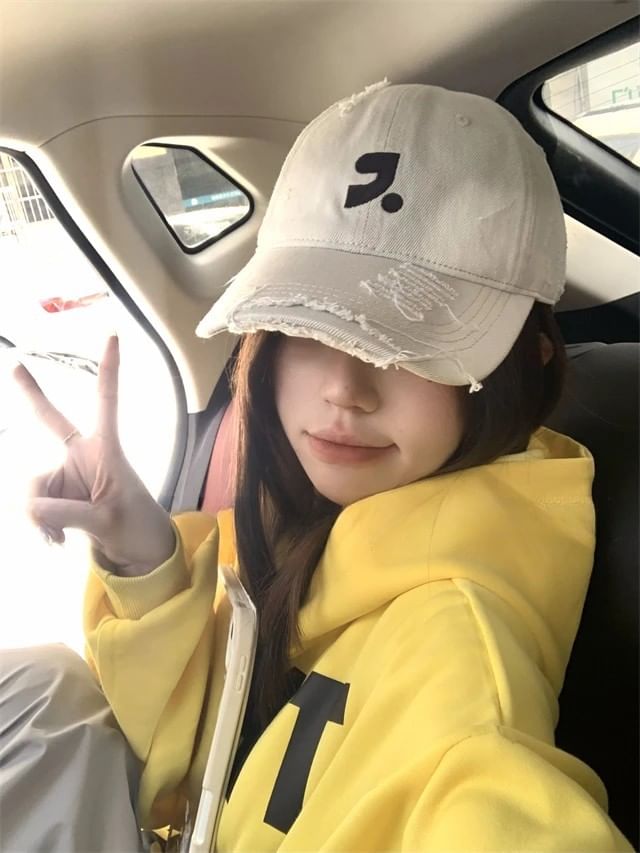 Cap Embroidered Baseball Distressed