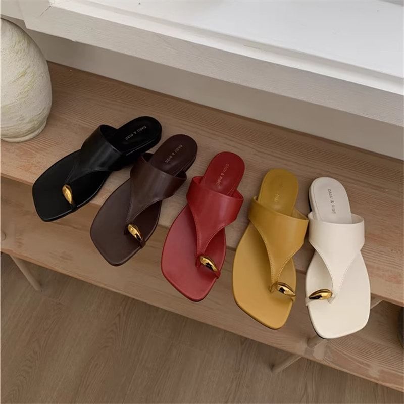 Metal Accent Faux Leather Toe Loop Flat Slide Sandals