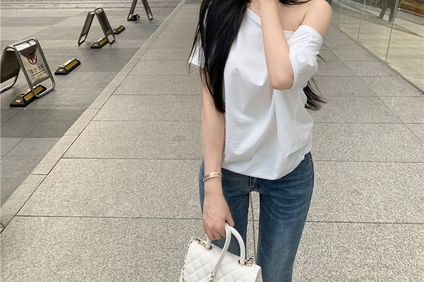 Plain One-Shoulder Short-Sleeved Tee